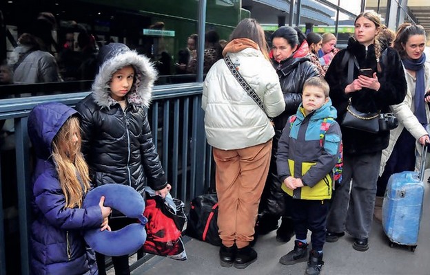 Na dworzec PKS w Krakowie przyjechały autobusy z uchodźcami z Ukrainy