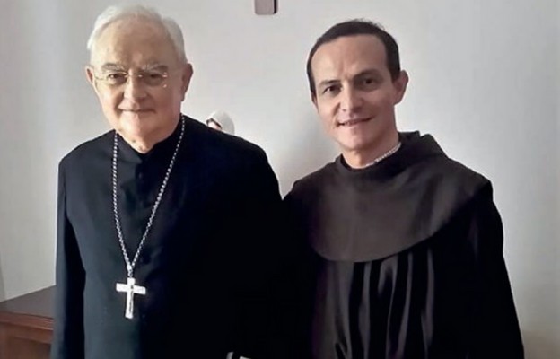 Abp Henryk Hoser i o. Stefano Cecchin OFM