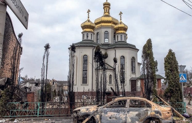 Kościół prawosławny w Iirpieniu pośród zniszczeń wojennych, 7 marca