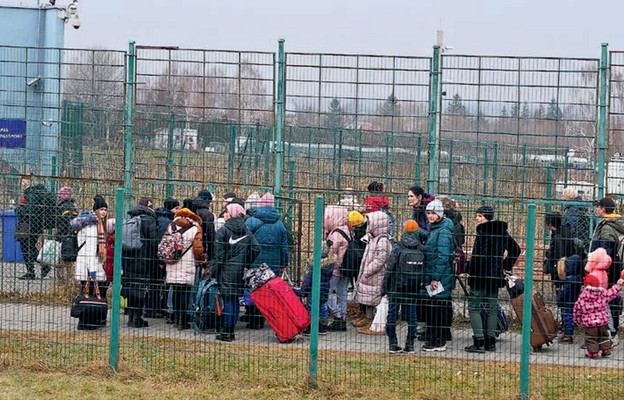 Bp Zadarko: żebrak Łazarz ma dzisiaj twarz migranta i uchodźcy
