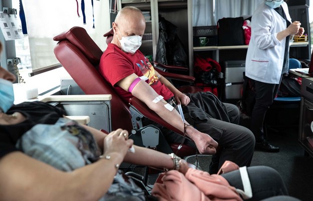 Narodowe Centrum Krwi apeluje do honorowych dawców o oddawanie krwi