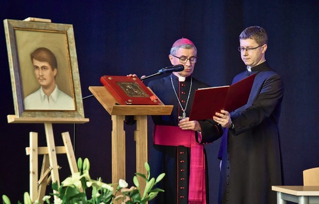 Zaprzysiężenie bp. Jana Wątroby, z prawej ks. Paweł Matuszewski – delegat biskupa