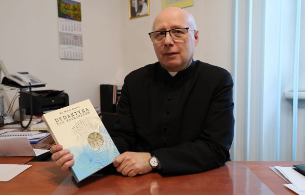 Ks. dr Marek Korgul prezentuje nowe wydanie „Dydaktyki dla katechetów” 