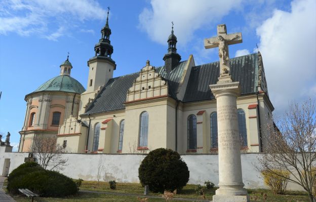 Sanktuarium w Piotrkowicach k. Chmielnika