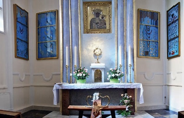 Kaplica Matki Bożej Częstochowskiej. To w niej od 35 lat trwa adoracja Najświętszego Sakramentu w kościele na Kole