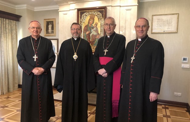 Polscy biskupi we Lwowie: Modlimy się za Ukrainę oraz chcemy być z wami teraz i zawsze