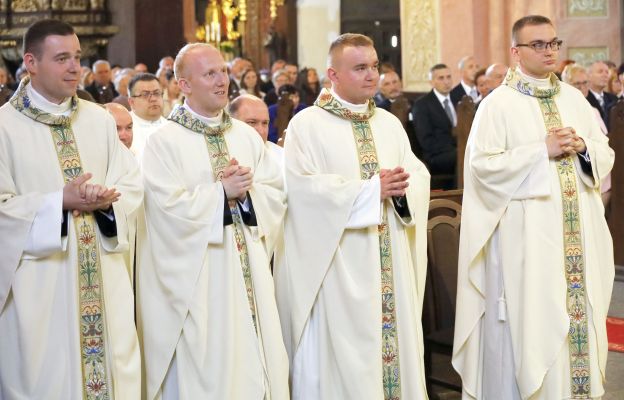 Wyświęceni na prezbiterów w katedrze świdnickiej 21 maja 2022 roku 