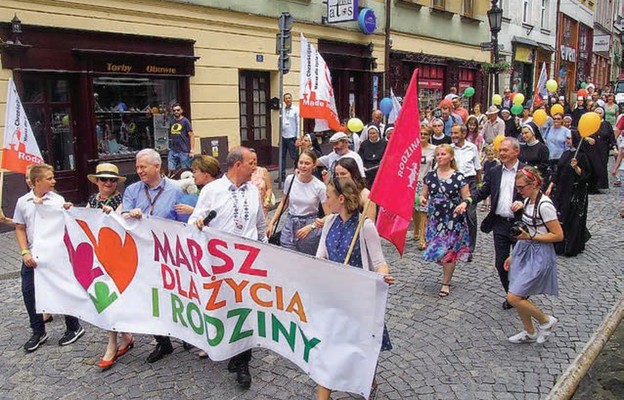 Marsz na ulicach Cieszyna z 2018 r. Po pandemii musimy do tego wrócić