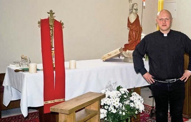 Ks. dr Tomasz Mędrek – proboszcz parafii w skromnej, osiedlowej kaplicy