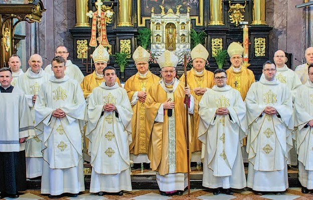 Neoprezbiterzy w gronie biskupów i wychowawców