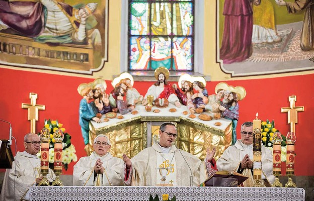 Bp Andrzej Przybylski przewodniczy dziękczynnej liturgii