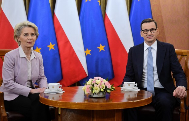 Przewodnicząca Komisji Europejskiej Ursula von der Leyen i premier Mateusz Morawiecki