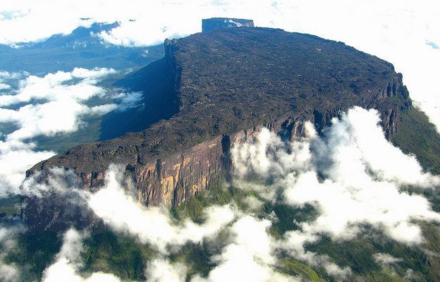 Góra stołowa Roraima na granicy Wenezueli, Gujany i Brazylii