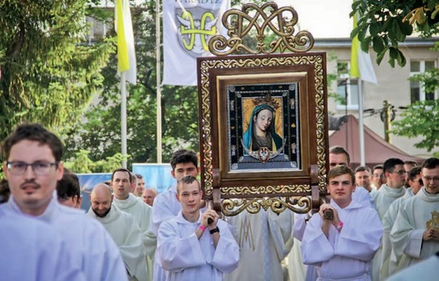W czasie ddM młodzież diecezji zielonogórsko-gorzowskiej zawierzyła się Matce Bożej Rokitniańskiej
