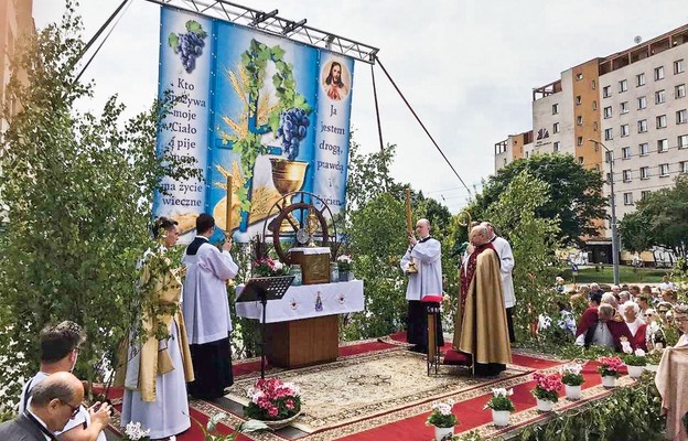 Jeden z czterech ołtarzy procesyjnych