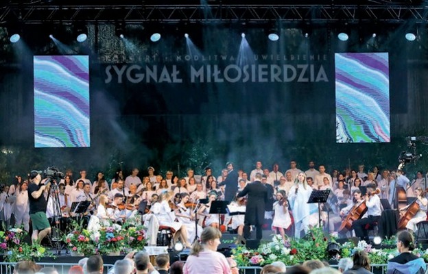 Na scenie zaprezentowało się 120 artystów pod batutami Kacpra Biruli i Dominika Kozłowskiego