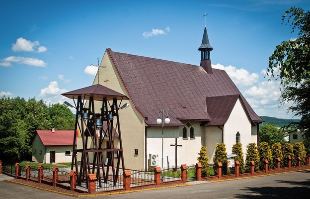 Kościół parafialny w Przybówce