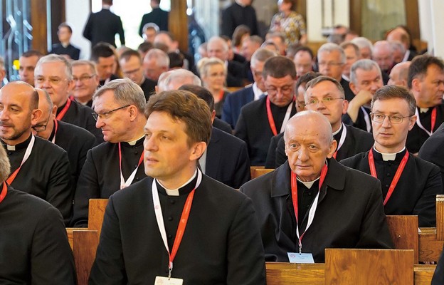 W czasie sesji wypracowano wskazania w odniesieniu do mediów oraz sprawowania liturgii