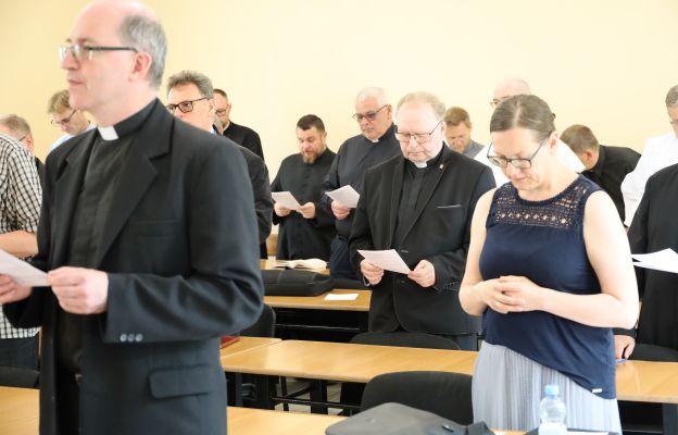 Spotkanie rozpoczęło się od wspólnej modlitwy liturgią godzin