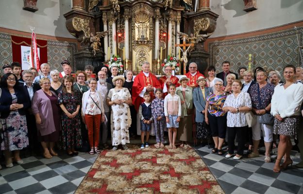 Pamiątkowe zdjęcie uczestników Mszy św.