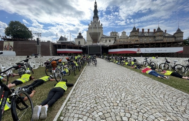 Od paulinów ze Starej Błotnicy pielgrzymka rowerowa