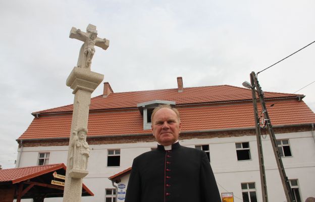 Kustosz sanktuarium ks. Stanisław Czerwiński dziękuję wszystkim darczyńcom za pomoc w odbudowie 