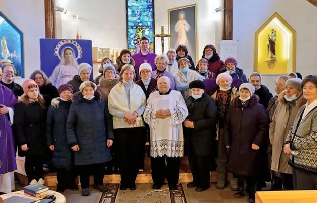 –  Jesteśmy jak rodzina. To podtrzymuje moją wiarę - mówi ks. Gondek