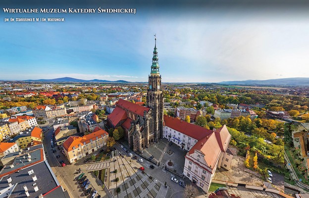 Strona główna wirtualnego muzeum – panorama Świdnicy z widokiem na katedrę