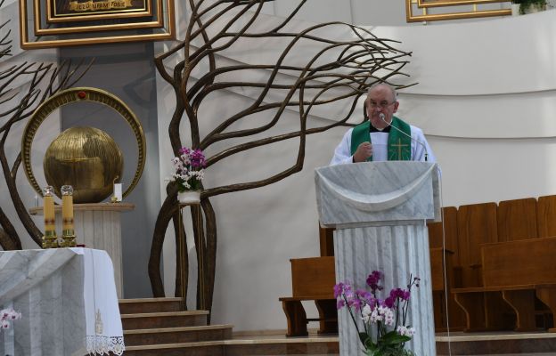 - Ale kościół i także nasza bazylika, to nie jest supermarket  - powiedział ks. Stanisław Mieszczak SCJ, przygotowując wiernych do uroczystości 20-lecia zawierzenia świata Bożemu Miłosierdziu


