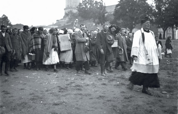 Pielgrzymka robotników warszawskich na Jasną Górę, wrzesień 1925 r.