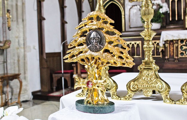 Charakterystyczny relikwiarz świętego z Libanu