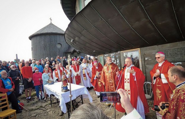 Tegorocznej modlitwie ludzi gór na Śnieżce przewodniczył bp Hradec Kralove Jan Vokál