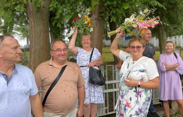 Przybyłym na uroczystości odpustowe nie był straszny padający deszcz