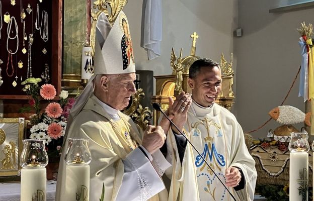 Ks. proboszcz Marcin Mazur został uhonorowany jubileuszowym pierścieniem diecezji świdnickiej