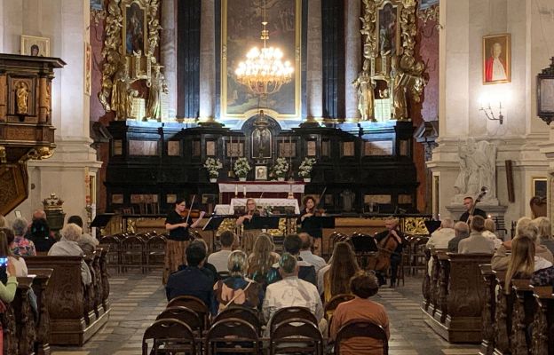 Kościół pw. św. Piotra i Pawła  wypełniła muzyka wybitnych twórców  