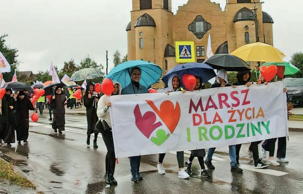 Marsz przeszedł od kościoła św. Andrzeja Boboli do kościoła Wniebowzięcia NMP