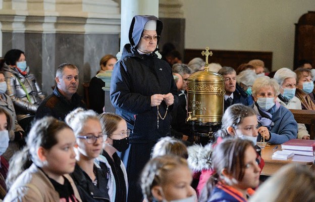 Różaniec jest źródłem dialogu z Maryją