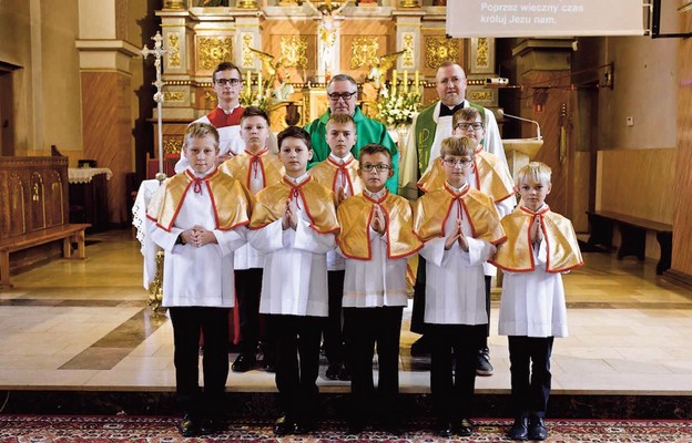 Obrzęd włączenia do ministrantów odbył się w świątyni parafialnej