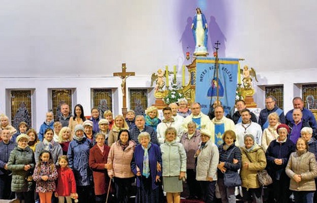 Apostolstwo Dobrej Śmieci po Mszy dziękczynnej w 15. rocznicę powstania