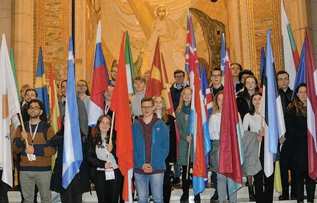 W Sumie odpustowej uczestniczyli młodzi reprezentujący ok. 30 europejskich państw