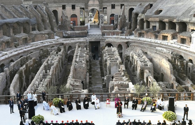 Modlitwa o pokój z udziałem papieża Franciszka. Koloseum, 25 października
