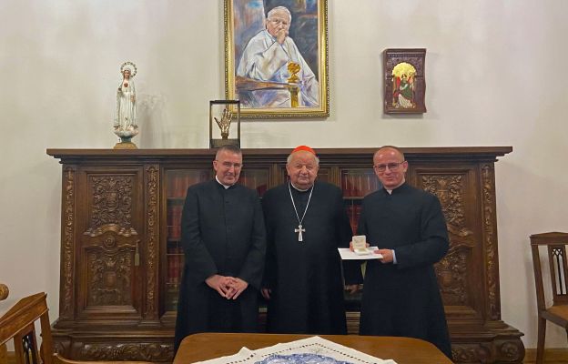Kard. Stanisław Dziwisz przekazał lubelskiej oazie relikwie św. Jana Pawła II 