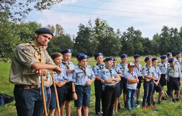 W skautingu młodzi wychowują młodych