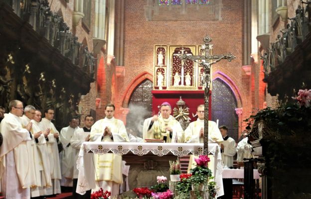 Eucharystia otwierająca wrocławskie obchody 37. Światowego Dnia Młodzieży