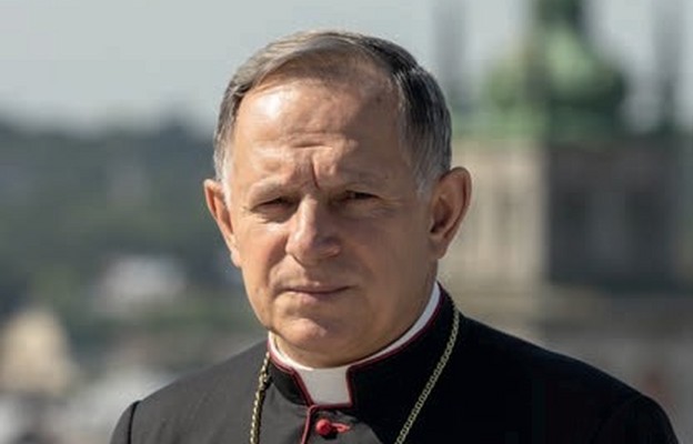 Abp Mokrzycki zachęca, aby 2. rocznicę inwazji przeżyć na modlitwie