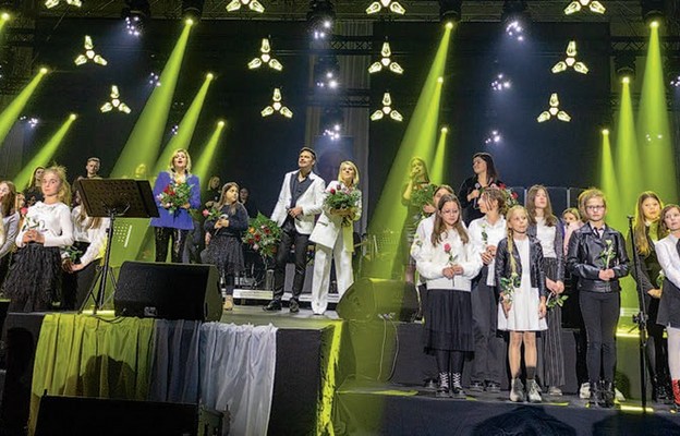 Na finał zaśpiewali uczniowie ze szkół podstawowych gminy Łapanów