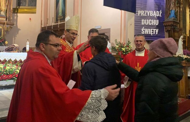 Nowa Ruda - Słupiec. Bp Maciej Małyga z ważnym przesłaniem do młodzieży
