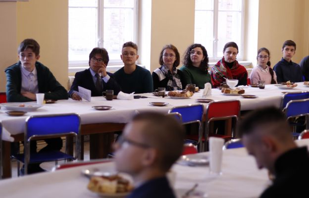 Wśród uczestników byli zarówno młodzi słuchacze Studium Organistowskiego, jak i doświadczeni instrumentaliści od lat posługujący w świątyniach.