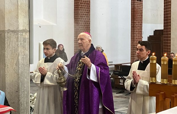 Eucharystii przewodniczył bp Ignacy Dec 