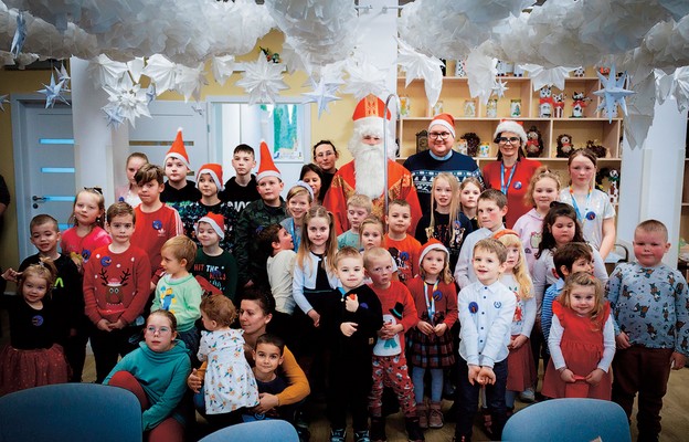 Dzieci z Gronowa spotkały się ze św. Mikołajem